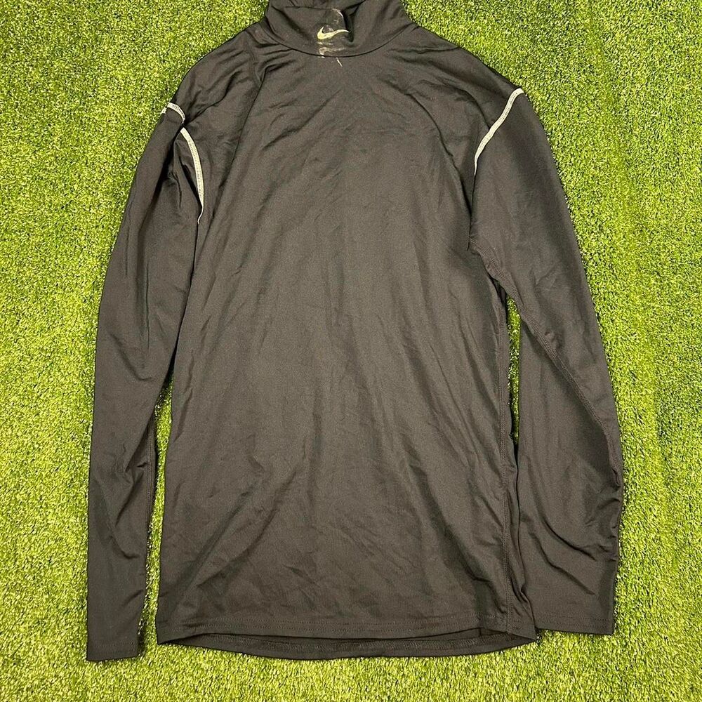 Nike Men's Navy and Black T-shirt